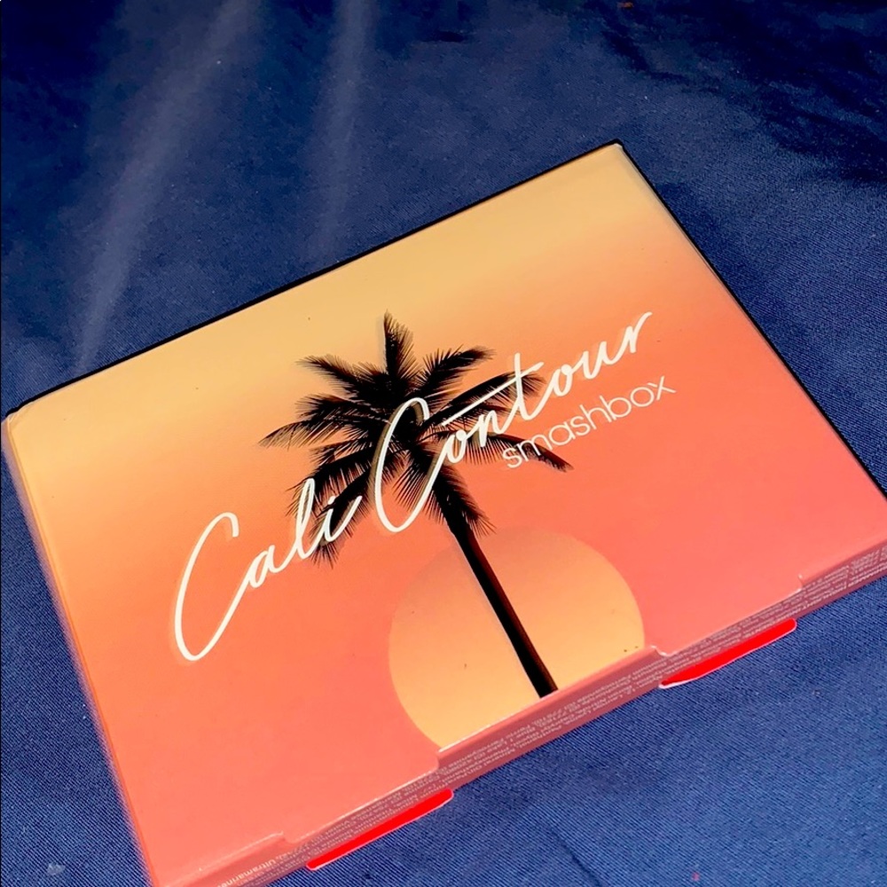 Cali contour smash box full palette from  Sephora